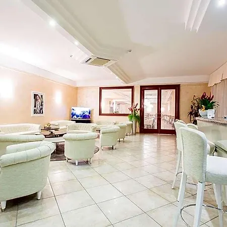 Continental Hotel 3*